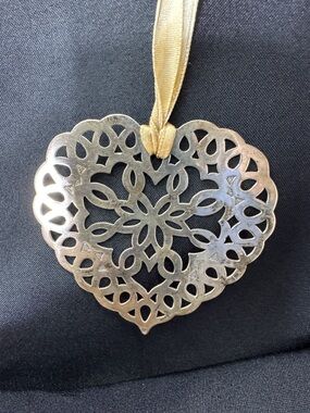 Vintage HTF 1997 Tiffany & Company 925 silver lace heart ornament